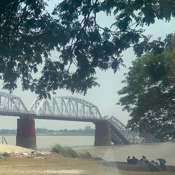 Soldiers Slow Rescue Efforts in a City Destroyed by Myanmar Earthquake